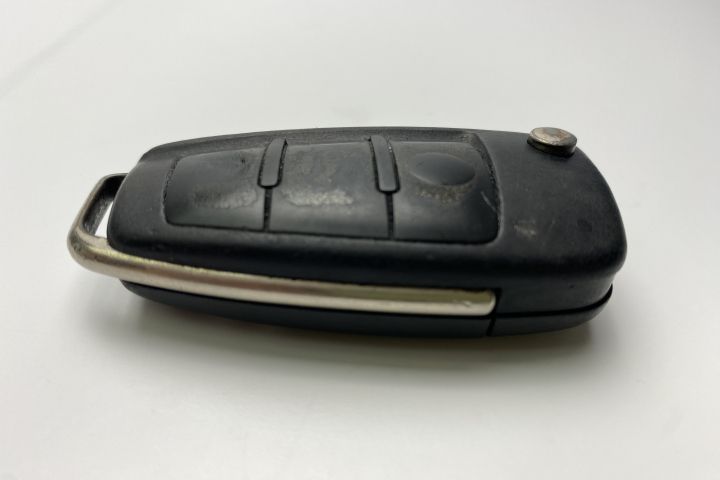 Cheie  cu telecomandă Audi A4 B7