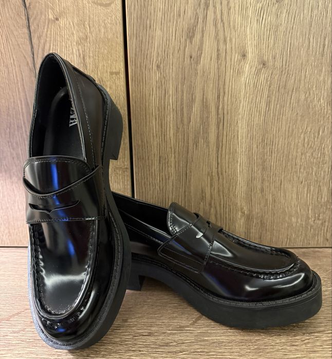 Черни лоуфъри Zara