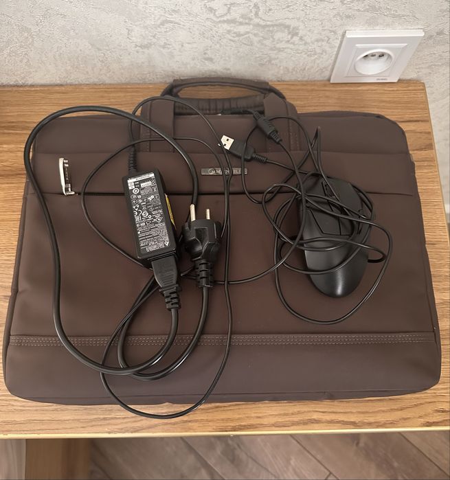 Ноутбук Acer в полном комплекте