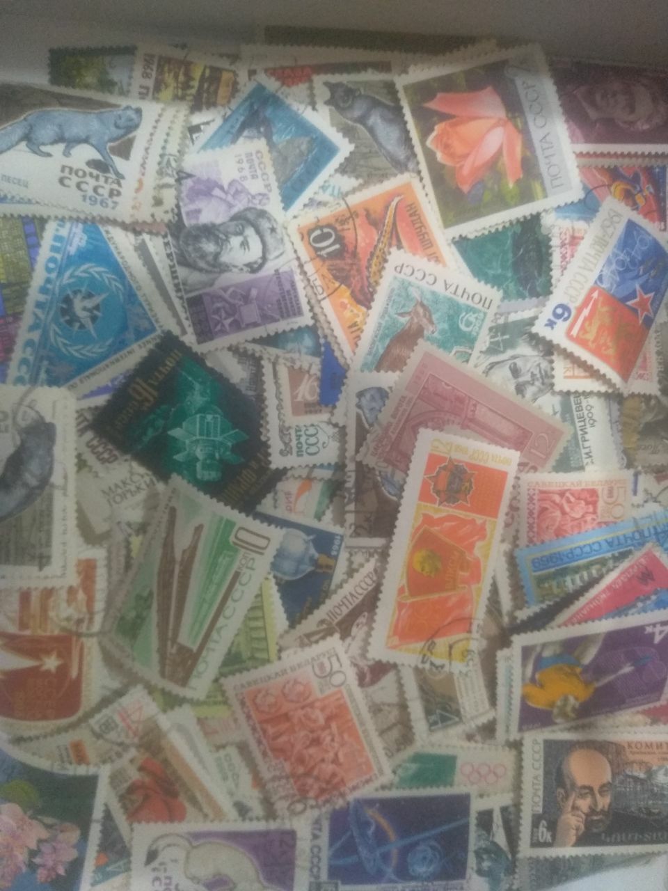 Почтовые марки по 2 тысячи оптом