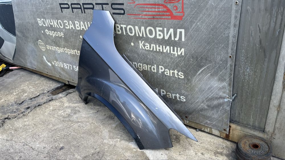 Преден десен калник Audi Q7 4L0