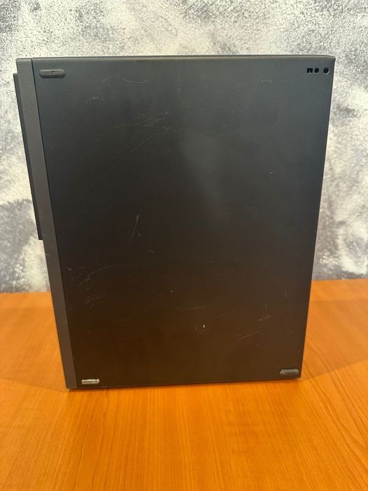 Calculator Lenovo ThinkCentre cu I5 Gen 7 și Aplicațiile Microsoft