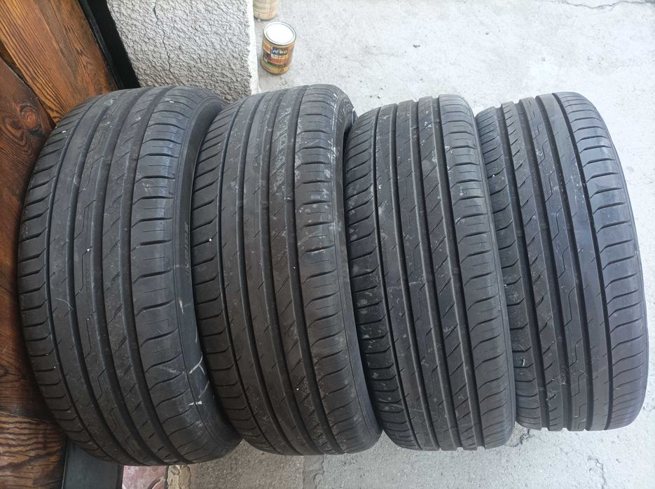 Гуми 215/55/18 летни