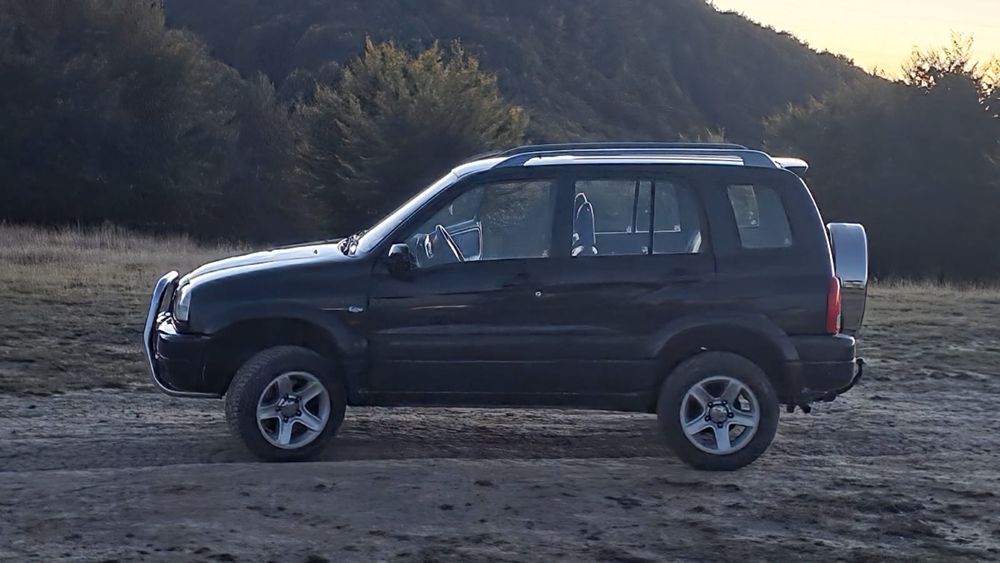 Suzuki grand vitara 2.0 benzin din 2004