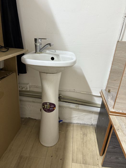 Продам раковину рабочая со смесителем