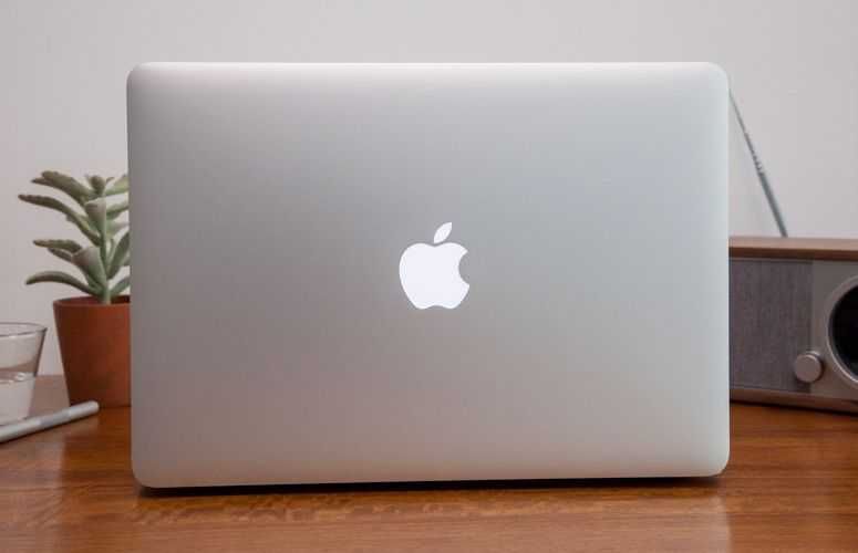 MacBook Air (13-inch, 2017)