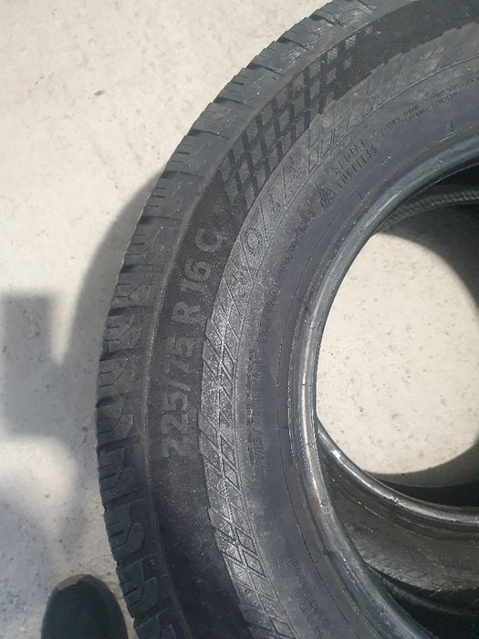 Vând cauciucuri M+S 225/75R16C