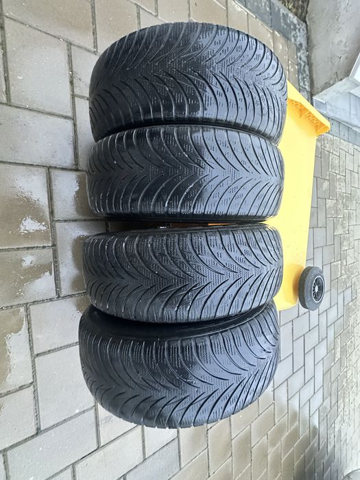 Vând set 4 roți complete – jante + cauciucuri 5x112 R15 - 125 lei/buc