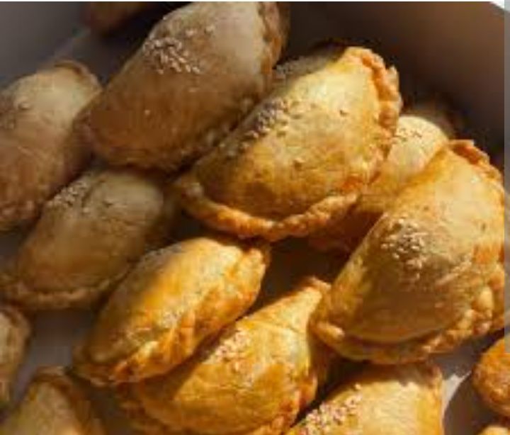 Баурсаки, булочки, самса, шелпек