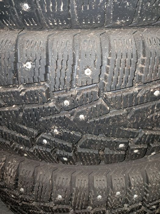 Продам зимние шины 215/60/16 кордиант в хорошем состоянии