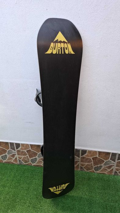 Placa snowboard Burton 145 cm cu legaturi noi