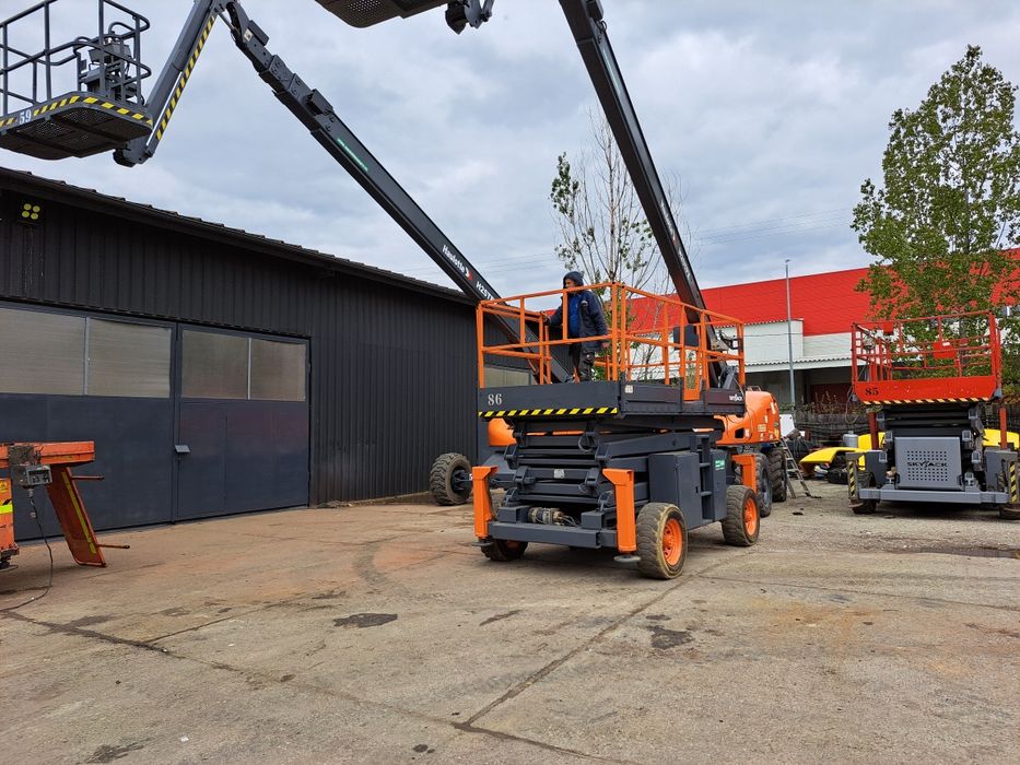 Societate vindem nacela An 2010 foarfeca, 15m inaltime de lucru,diesel