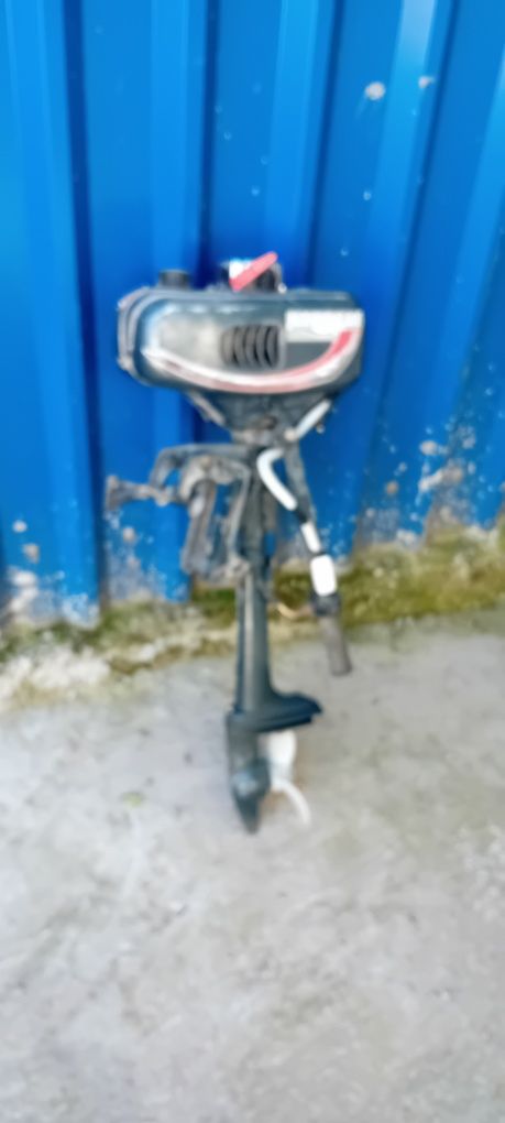 Barcă pneumatica cu motor