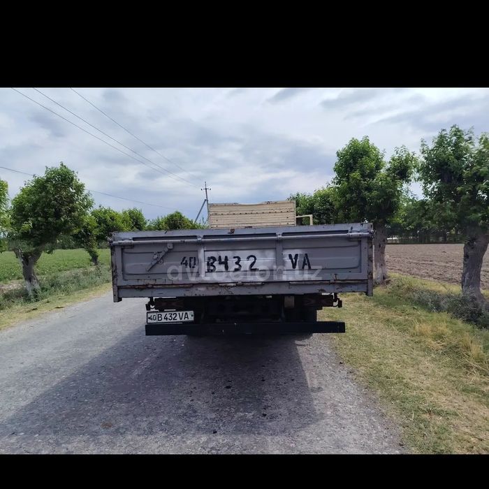 Mercedes Sotiladi (6 porshen, "gorniy" mexanizm, keng va baland bort)