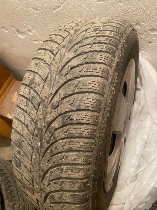 Roti complete de iarna 195/65/R15 Nokian