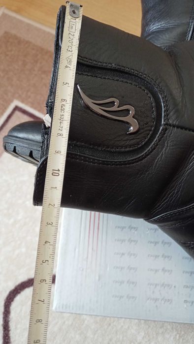 Боти естествена кожа