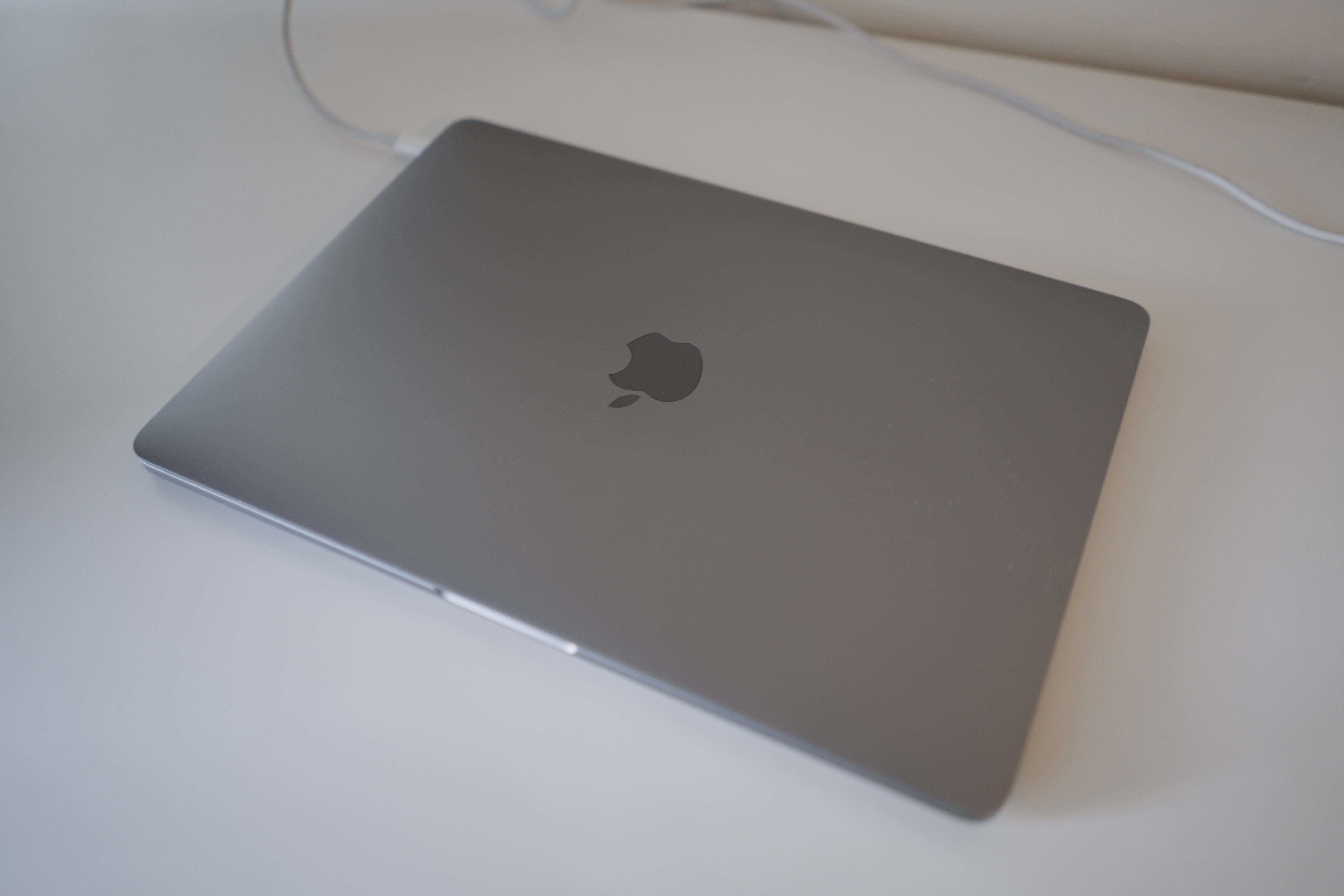 Macbook Pro 2017 Piese sau reparat