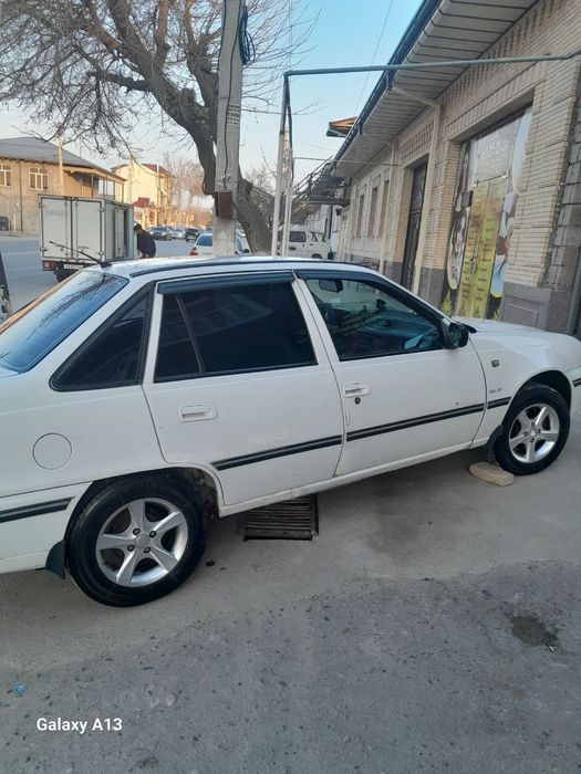 Ассалом алейкум Нексия 1 сотилади сонс 1999