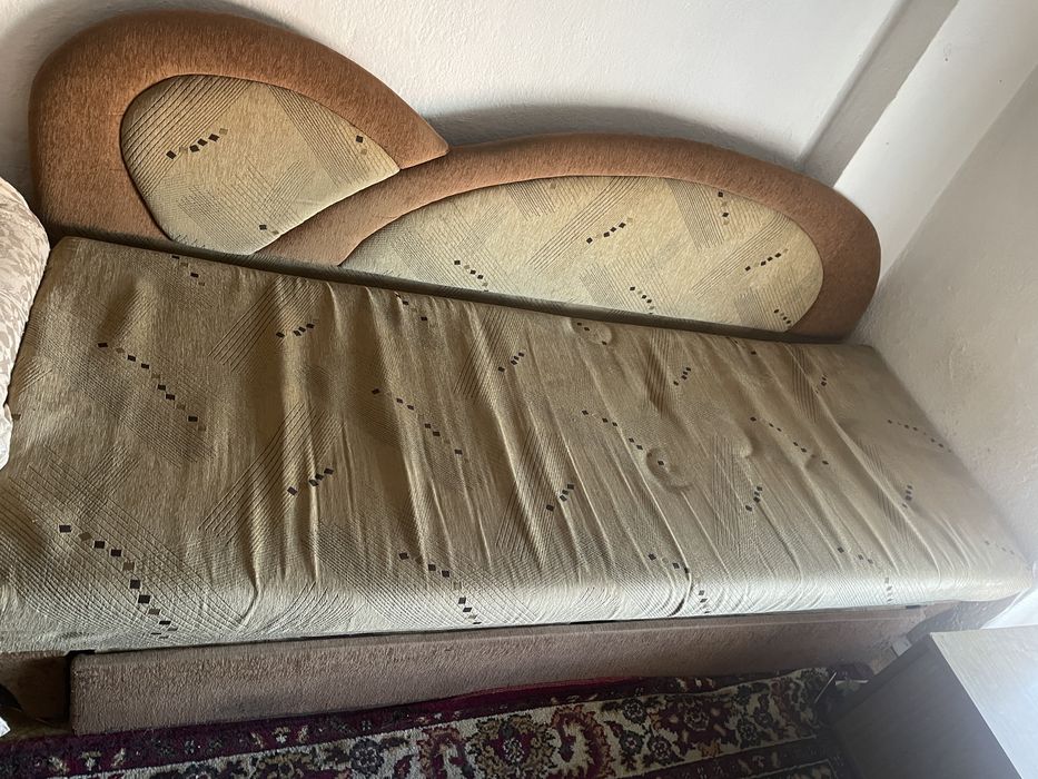 Разтегателен диван