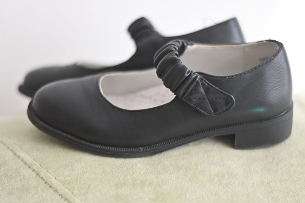 Детски пантофи и официални кожени обувки 28-29