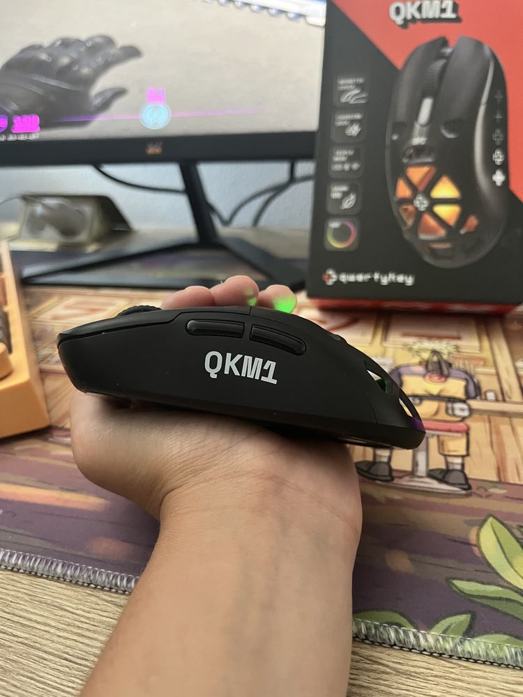 mouse qwertykey aproape nou