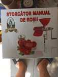 Mașina tocat roșii scoate semințele pentru bulion