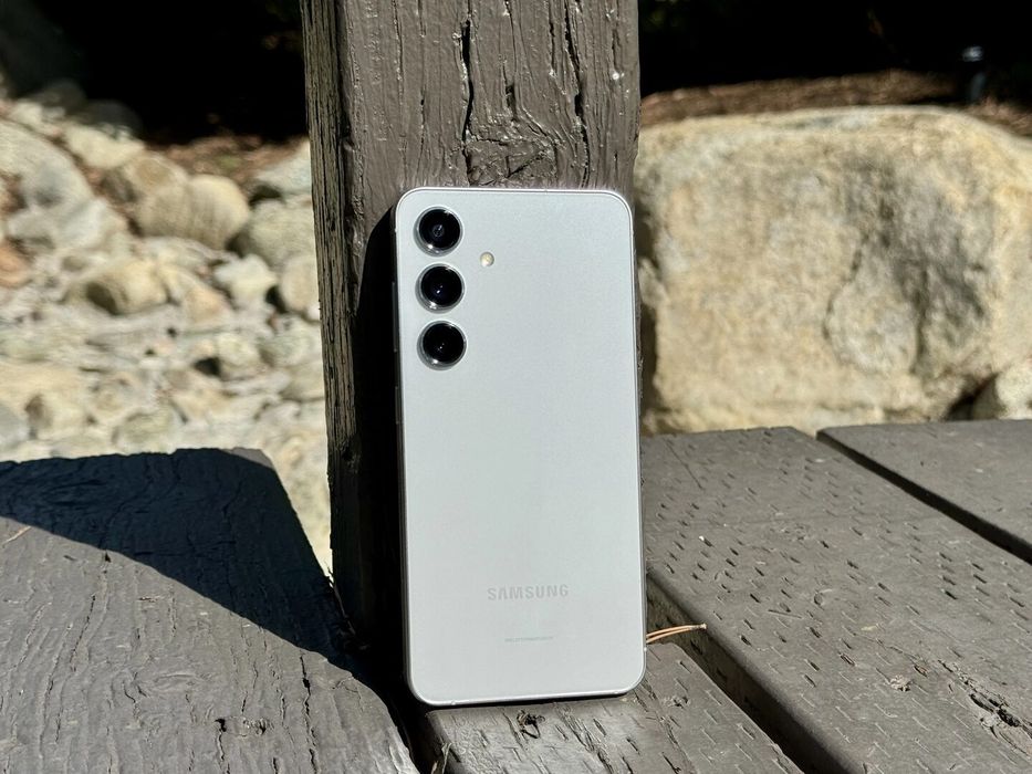 Samsung s24 white 8/128