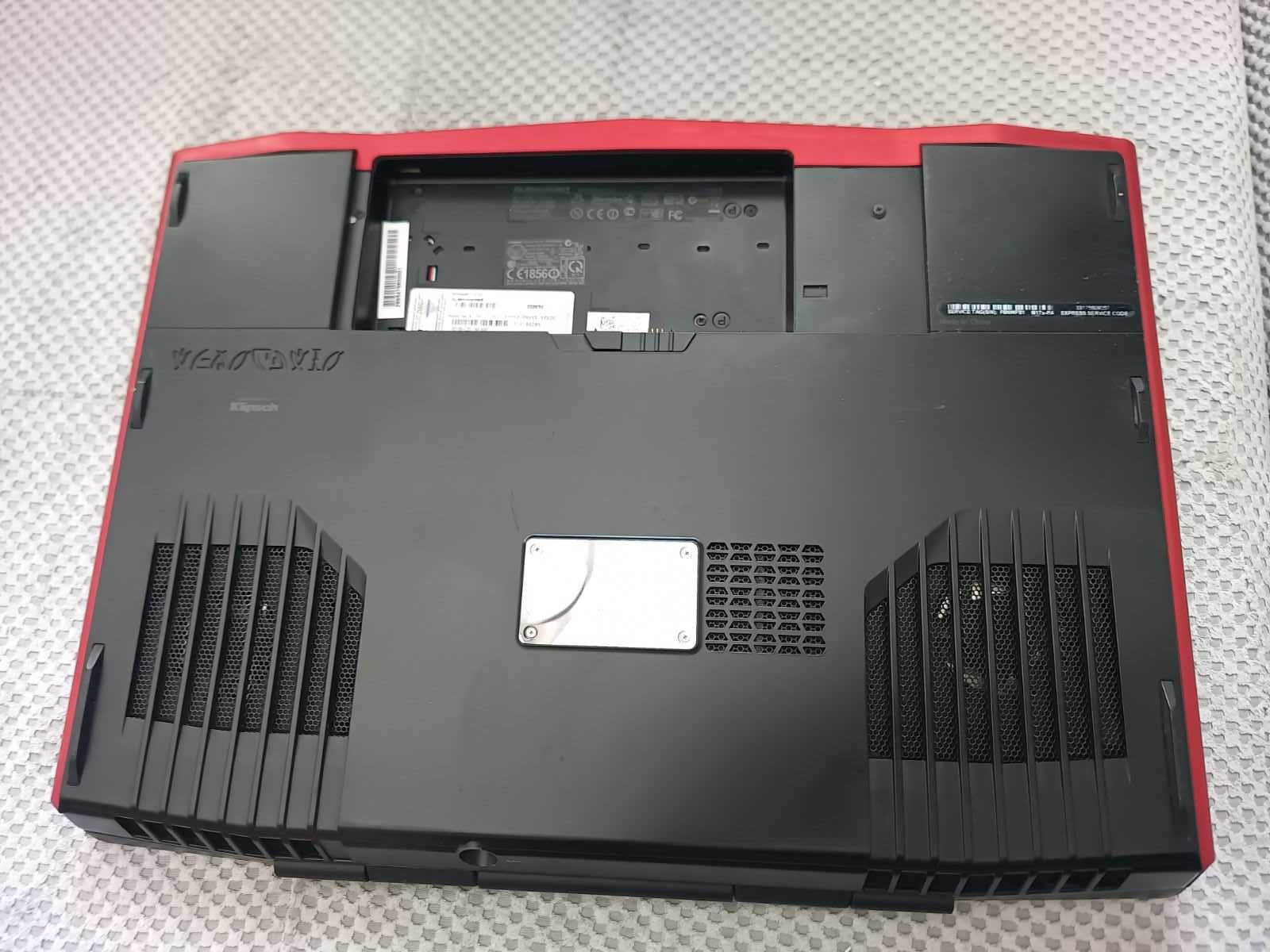 Продавам Alienware M17X-R4, работещ