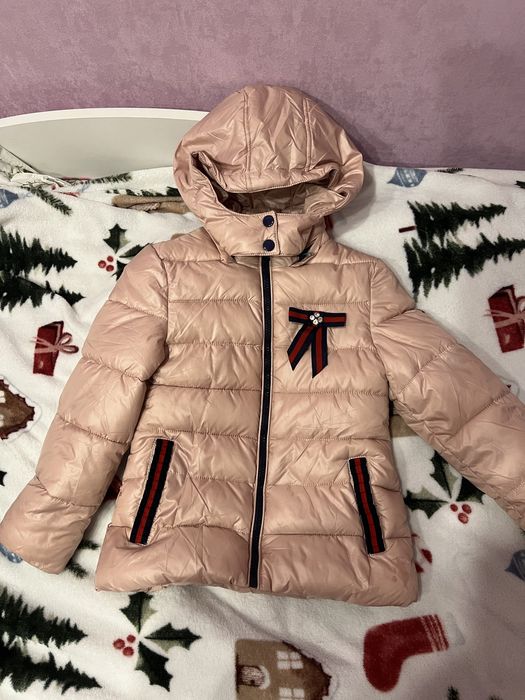 Продам демисезонную куртку очень теплая