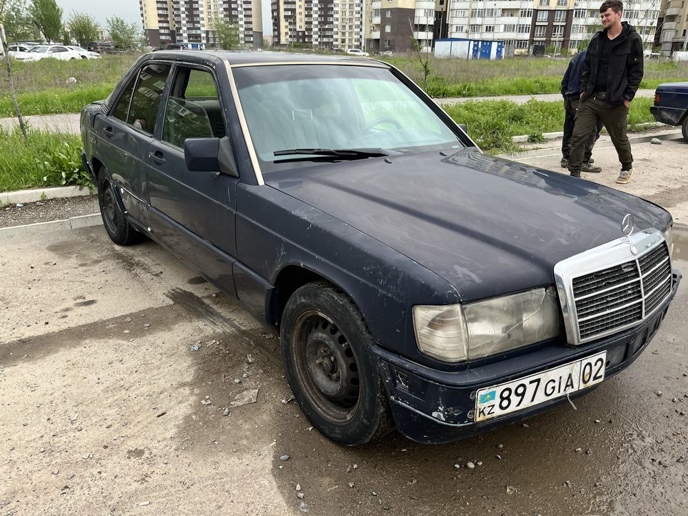 Mercedes benz 190e w201 2 литра 1992 год
