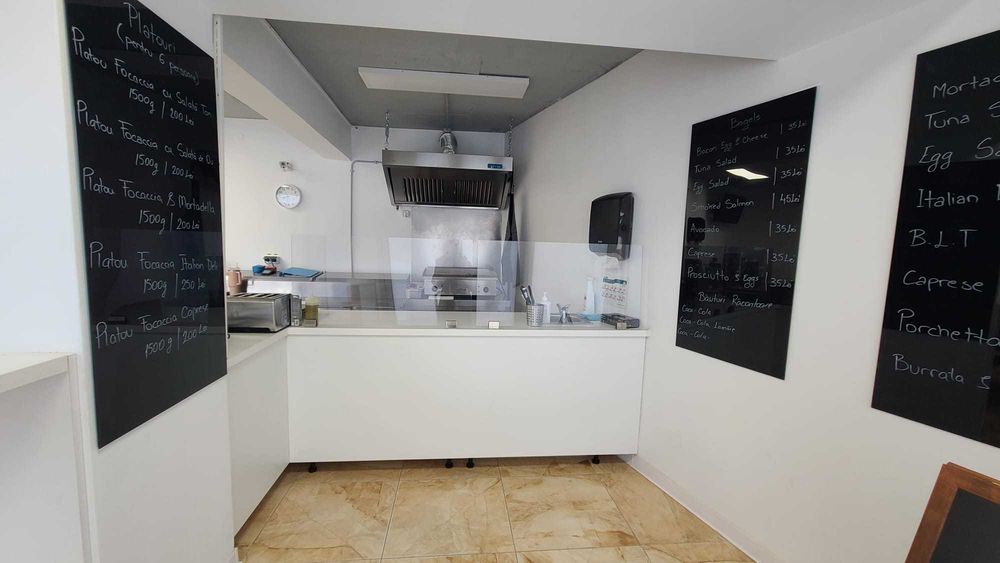 Afacere de vanzare-spatiu echipat pentru bistro/laborator de cofetarie