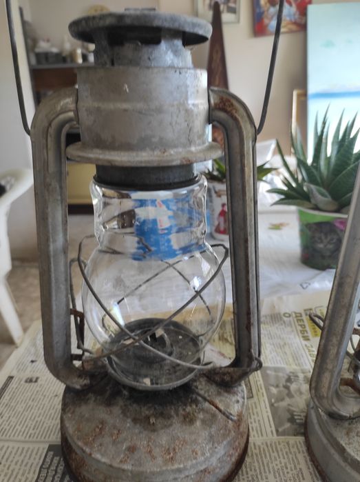 Газов ветроопорен фенер.