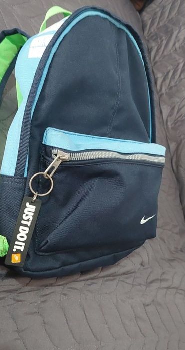 Ghiozdan Nike...