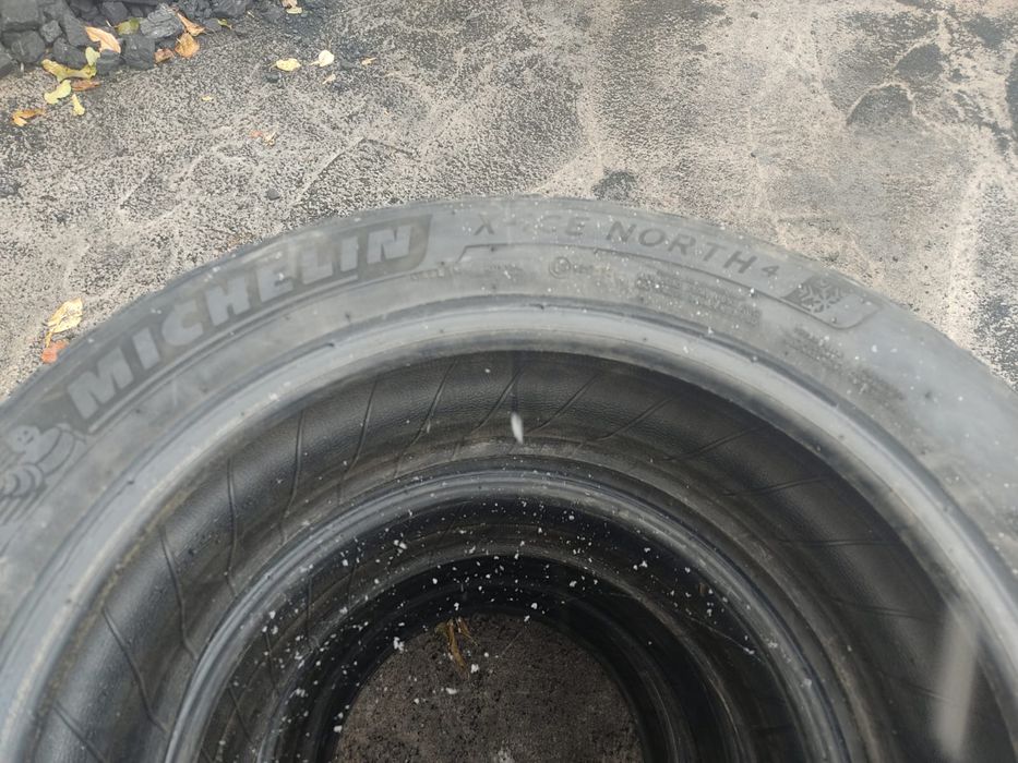 Продам резину зимнюю Michelin 17 размер