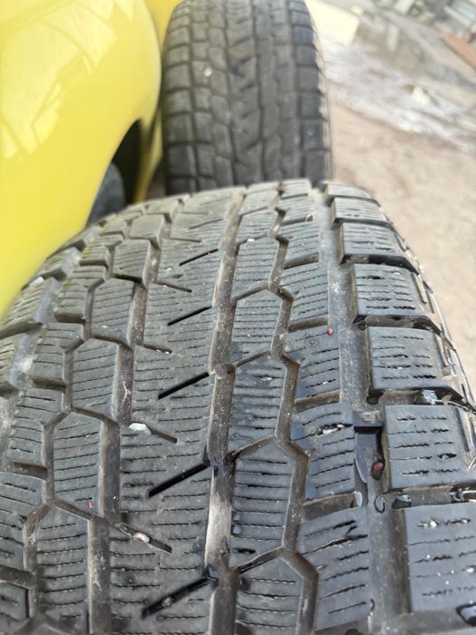 285/65/17 шина почти новый запаска новый