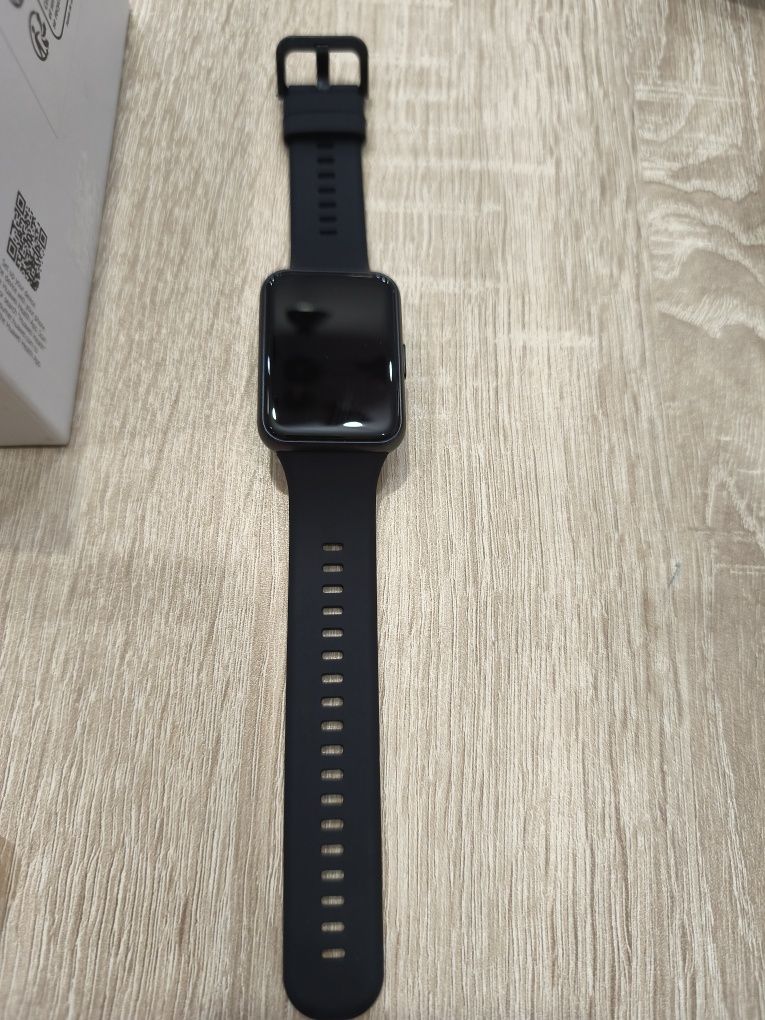 Смарт часовник Huawei fit 2