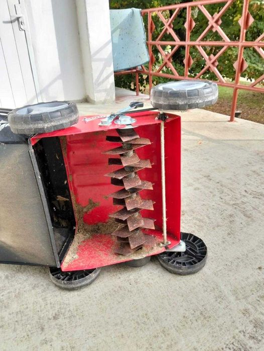 Scarificator pentru gazon