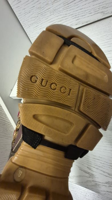 Оригинални изключително запазени маратонки Gucci