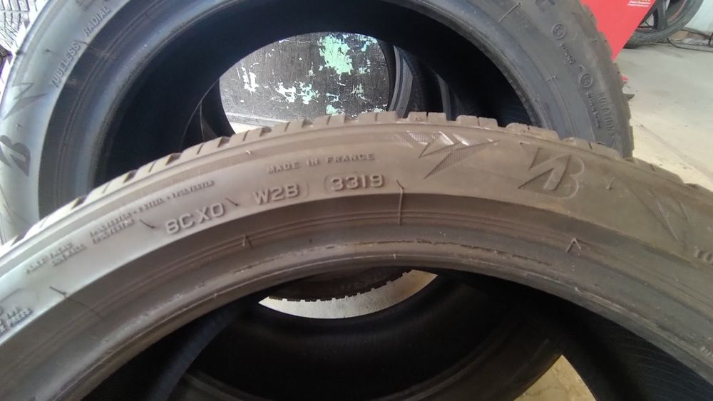 215/45/18  Bridgestone