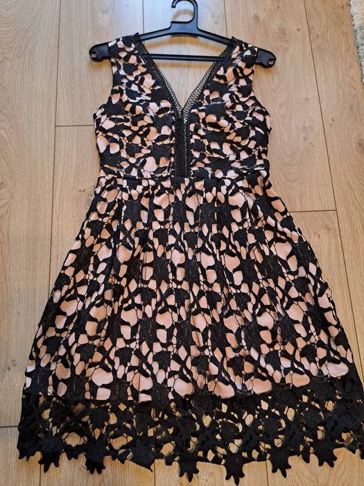 Къса официална рокля