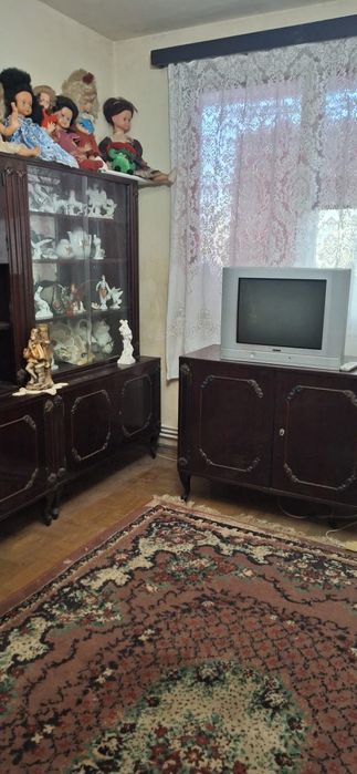 Vând apartament 2 camere semidecomandat .etaj 4, micro 4,negociabil,