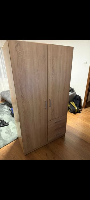 Vând dulap și comoda dormitor