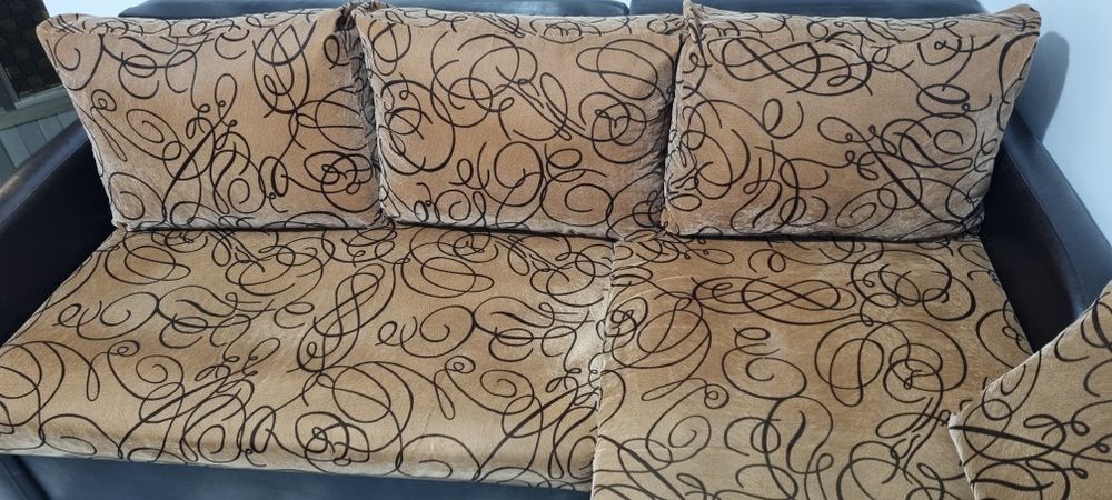 Разтегателен ъглов диван