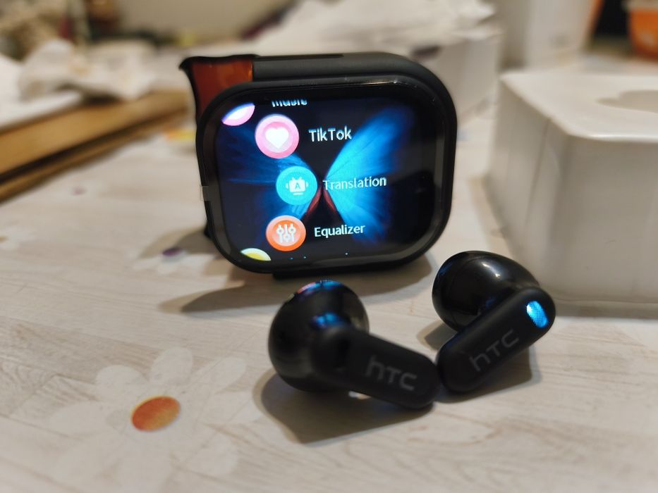 Bluetooth HTC слушалки - преводач