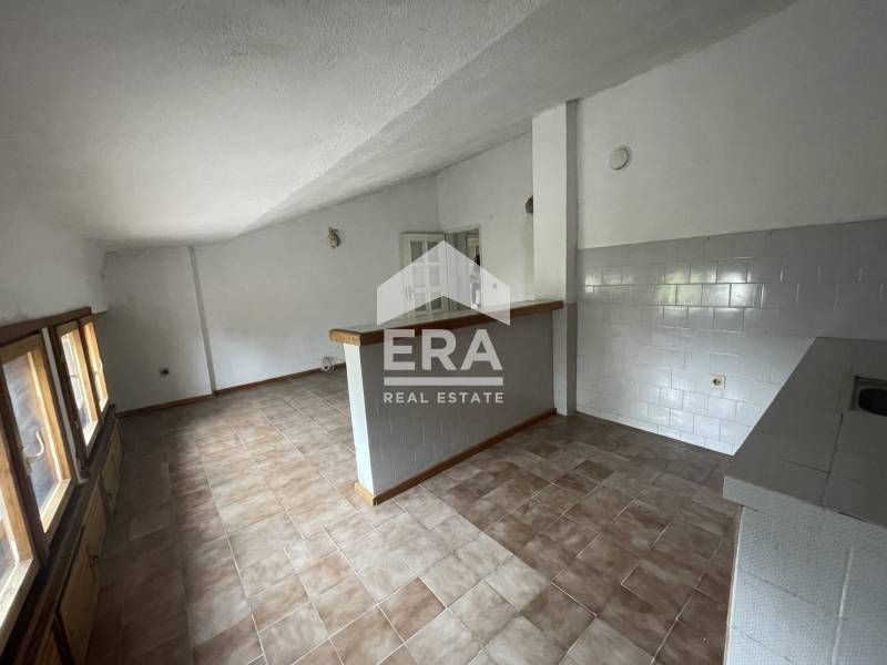 Продава се Четиристаен апартамент в Кърджали, Център - 124 кв.м за 815 €/кв.м - Снимка #6