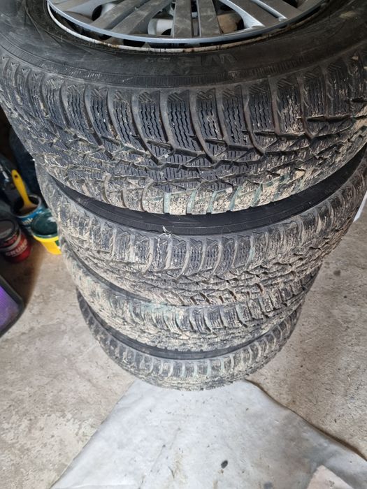 Roti iarna golf 5 6 7 octavia 195 65 r15 Nokian 2021