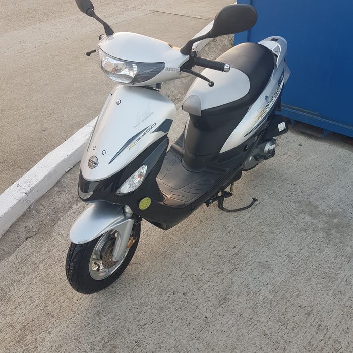 Vand scuter de 50 cmc