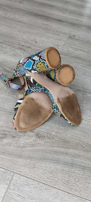 Сандали елегантни и стилни