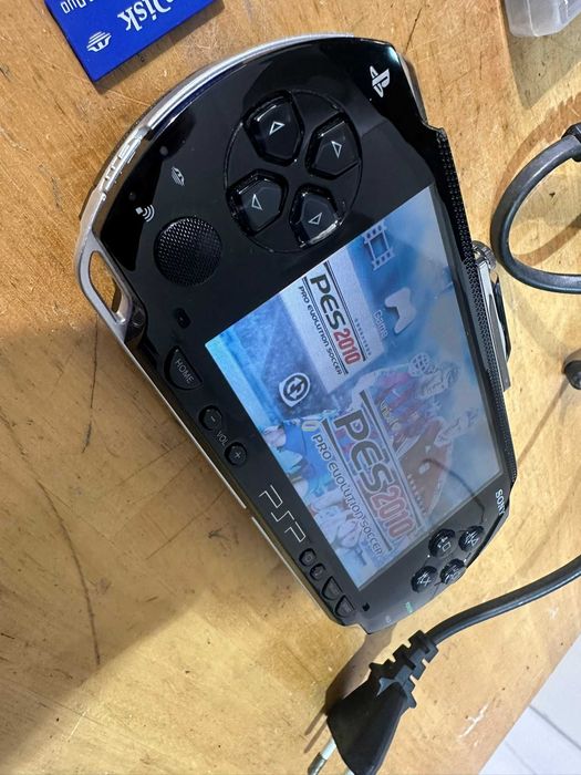 Consola portabila Sony PSP 1004 cu jocuri