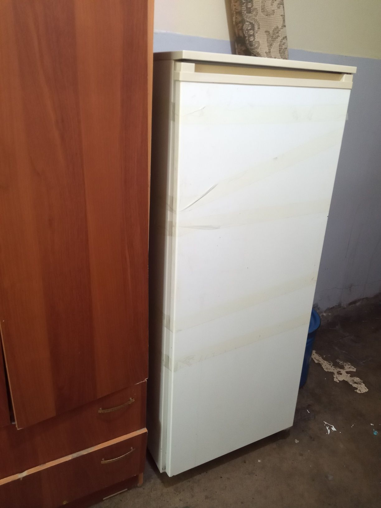 Холодильник Б/У продам